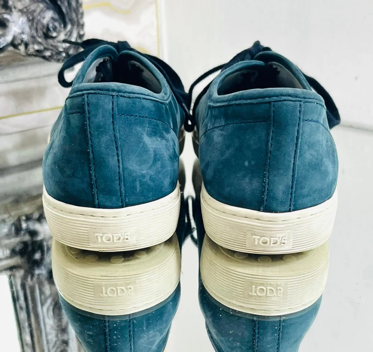 Tod’s Suede Sneakers. Size 39